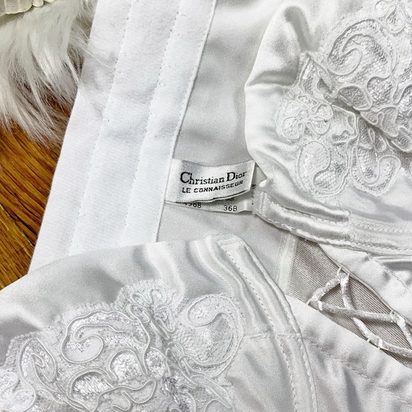 SOLD🌹Vtg Christian Dior Silky White Bustier 36B🌹 - Picture 5 of 6